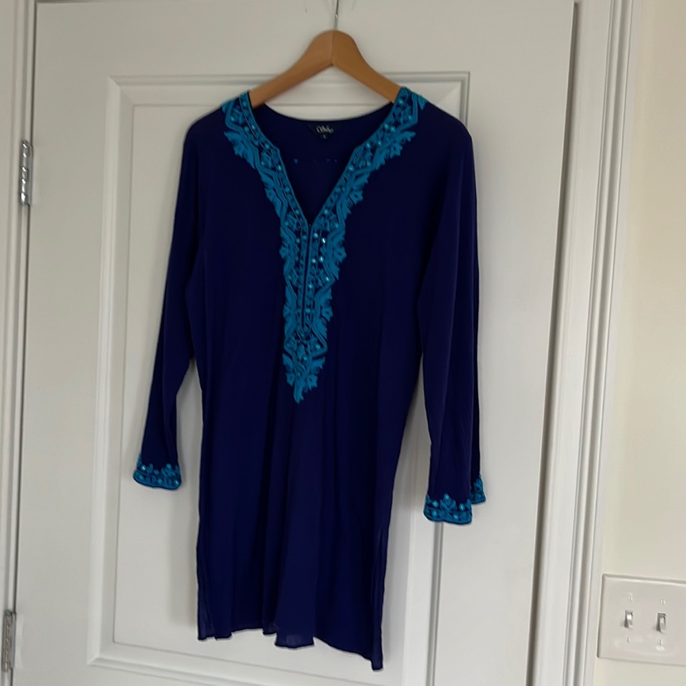 Sulu tunic. Size 8. Midnight blue/turquoise embroidery